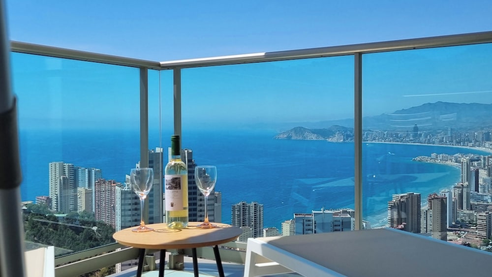 Exclusive Apartment, Sea View