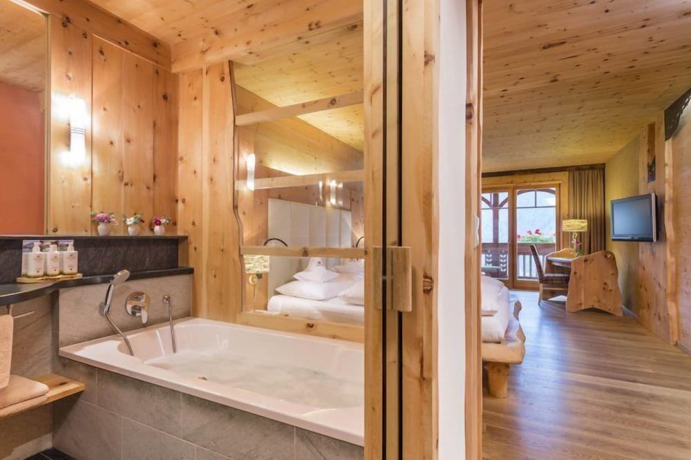 Suite, Mountain View - Photo 4