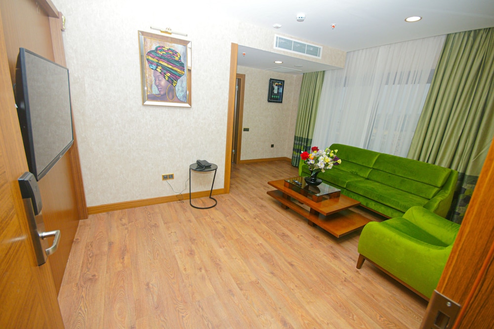 Royal Studio