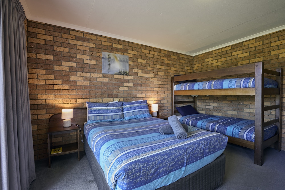 Family Room, Balcony (Standard Room - Family 4)