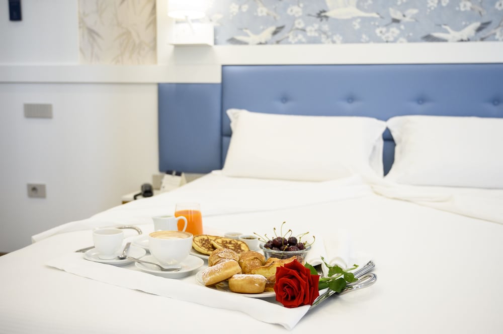 Deluxe Room - Photo 9