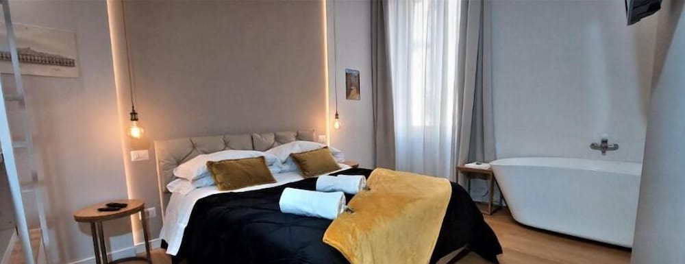 Junior Room, Balcony, City View
