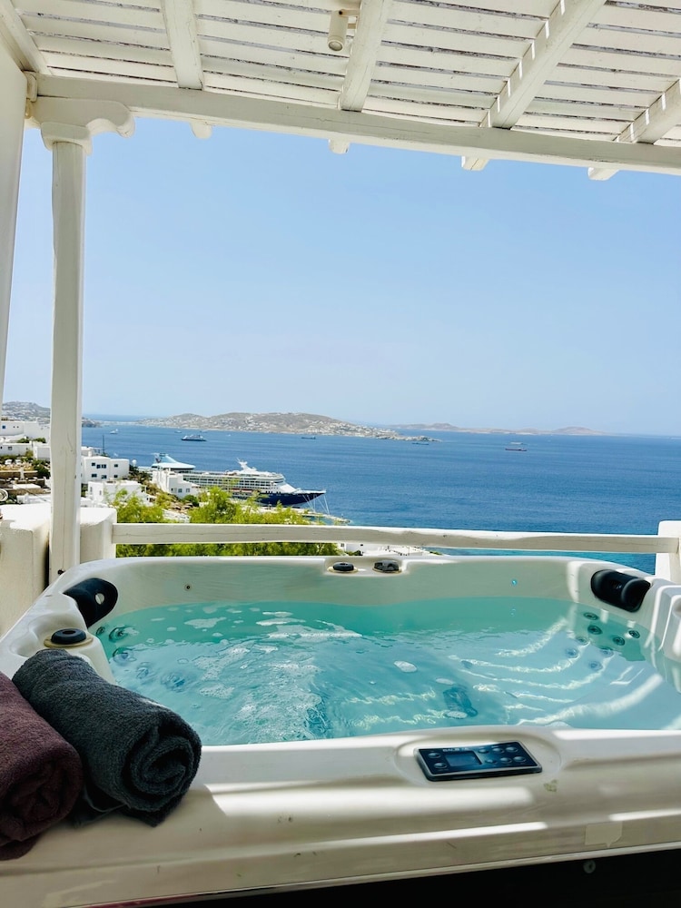 Luxury Apartment, Sea View