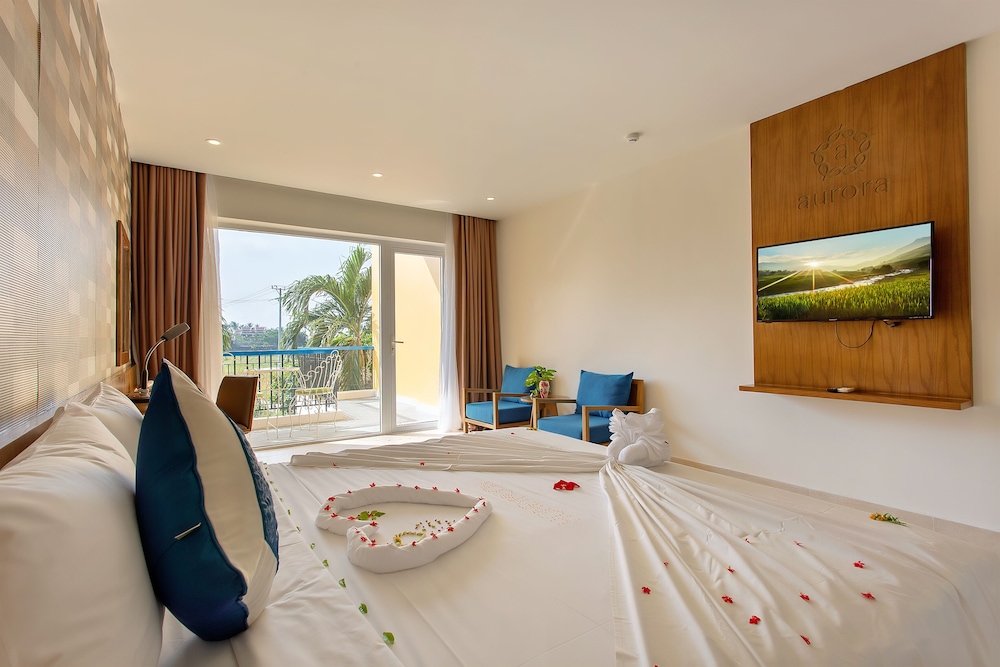 Deluxe King Room - Photo 3