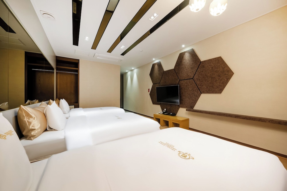 Triple Twin Room photo 2