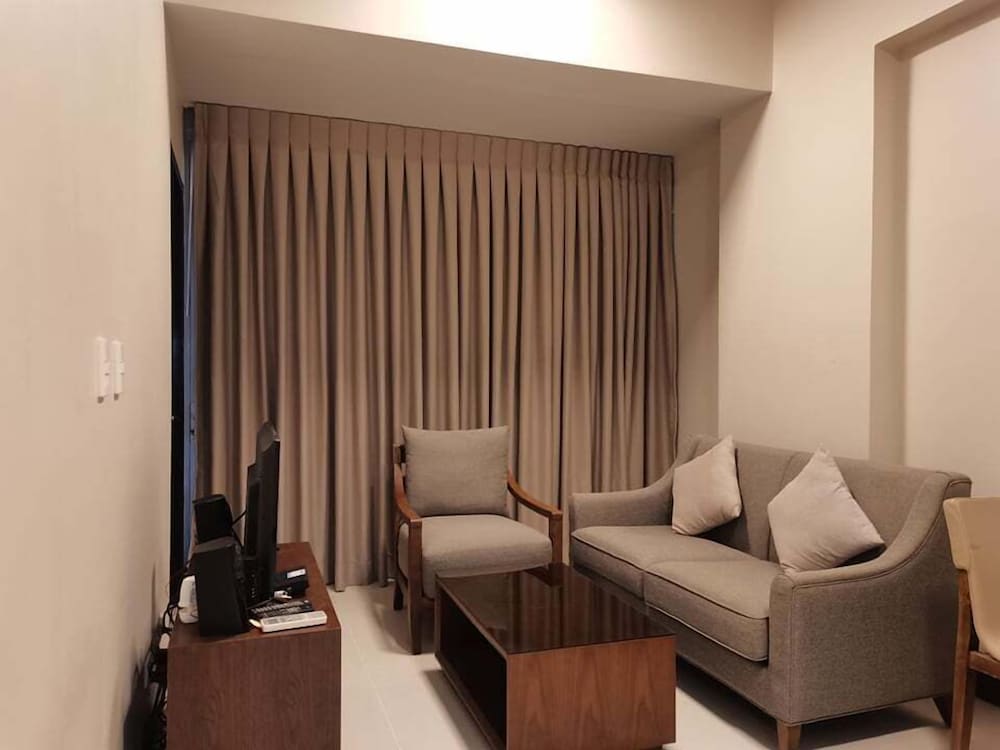 Exclusive Condo, 1 Bedroom, Pool Access, Sea Facing photo 1