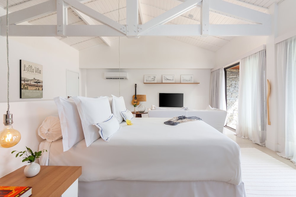 Exclusive Studio Suite, 1 King Bed, Marina View photo 2