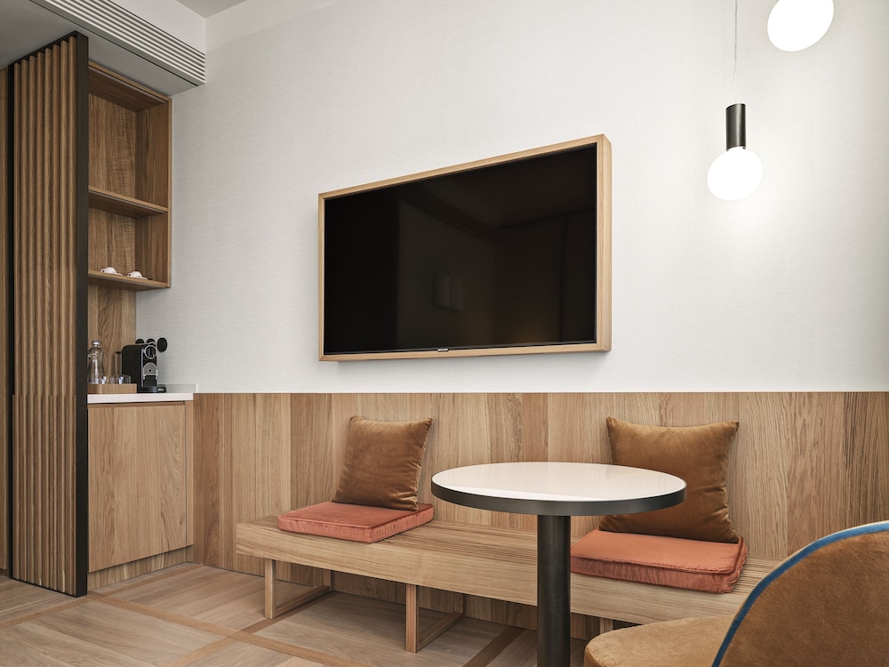 Superior Room thumbnail 6