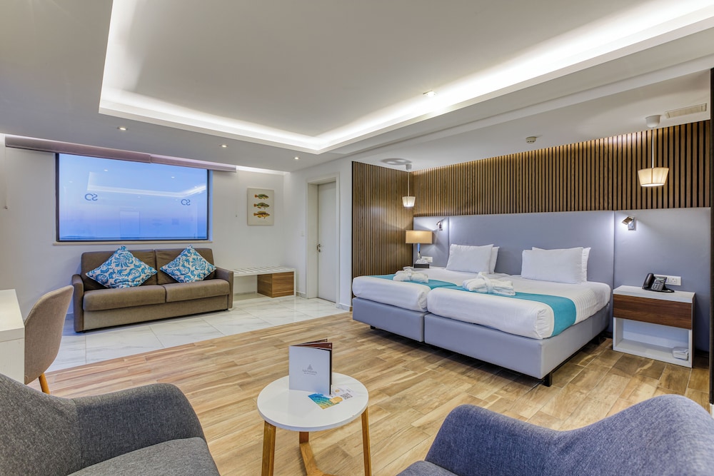 Luxury Suite - Photo 6
