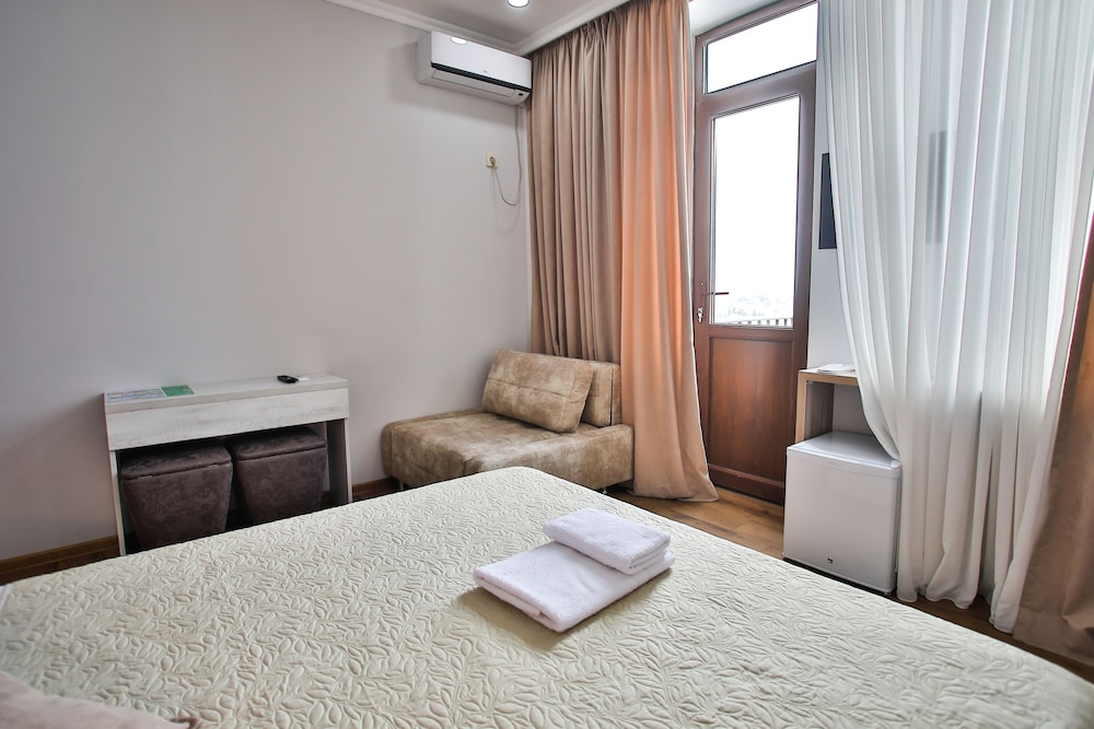 Panoramic Double or Twin Room, Multiple Beds, Non Smoking photo 3