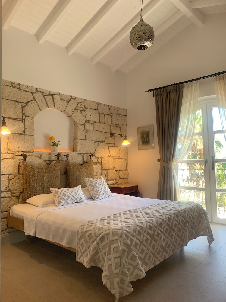 Standard Double or Twin Room photo 2