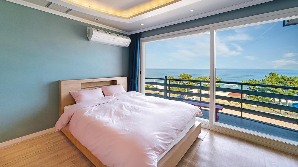 Basic Room, 1 Bedroom (Peppermint 401 (Ocean View)) photo 2