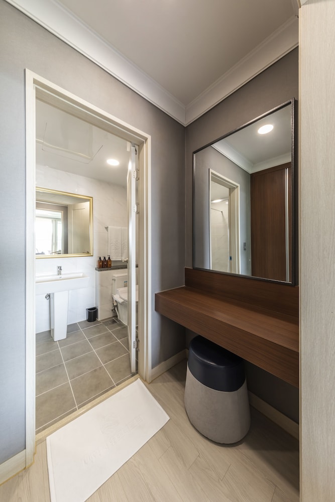 Standard Hotel - Photo 4