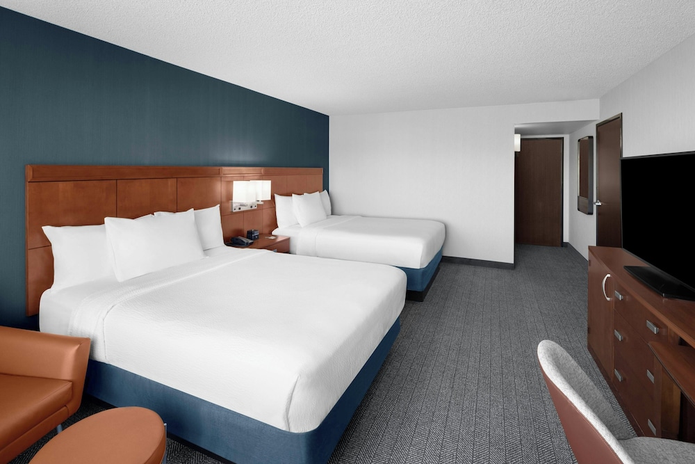 Room, 2 Queen Beds - Photo 2
