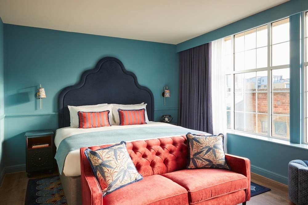 Suite, 1 King Bed (Super King) - Photo 3