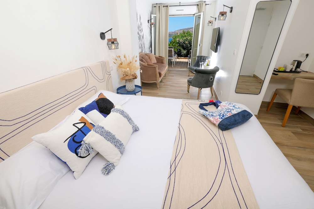 Panoramic Double Room, Balcony, Sea View - Photo 12