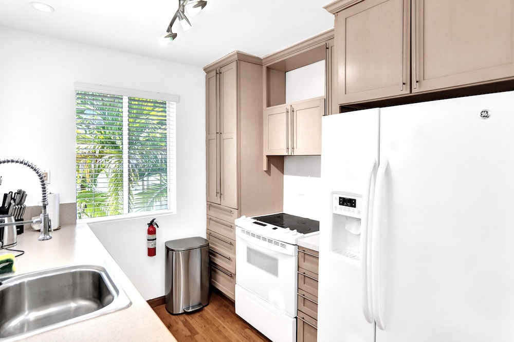 Family Apartment, 5 Bedrooms, Pool Access photo 2
