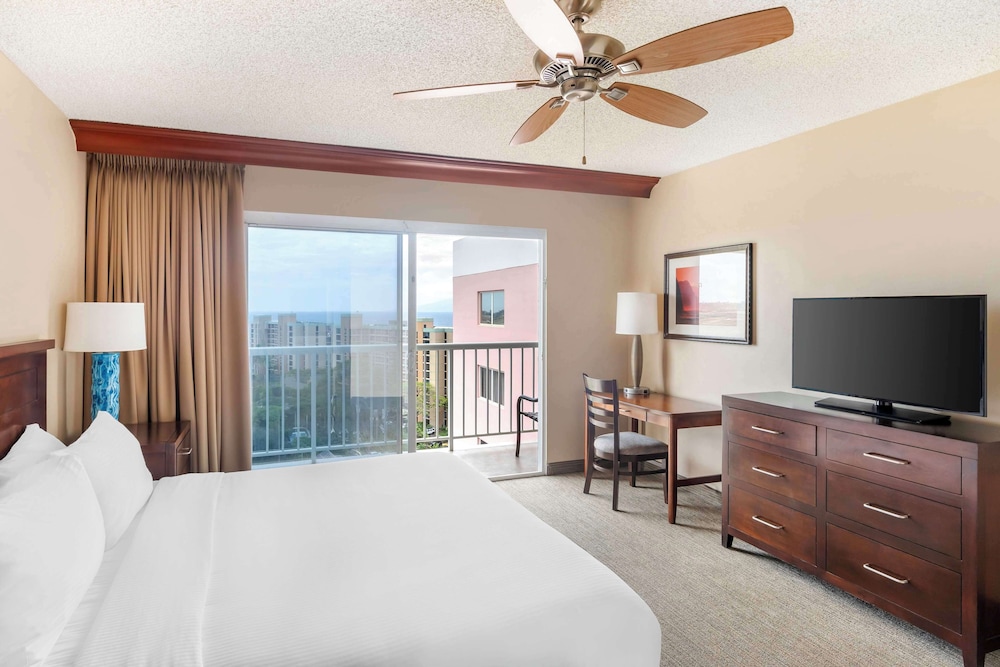 1 Bedroom Pool View King Suite Roll in Shwr - Photo 2