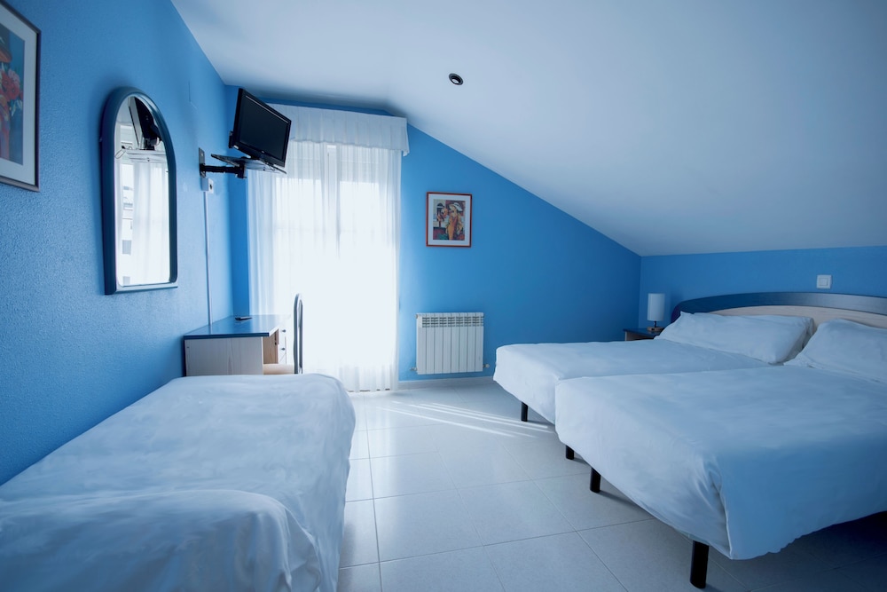 Basic Triple Room, Garden View