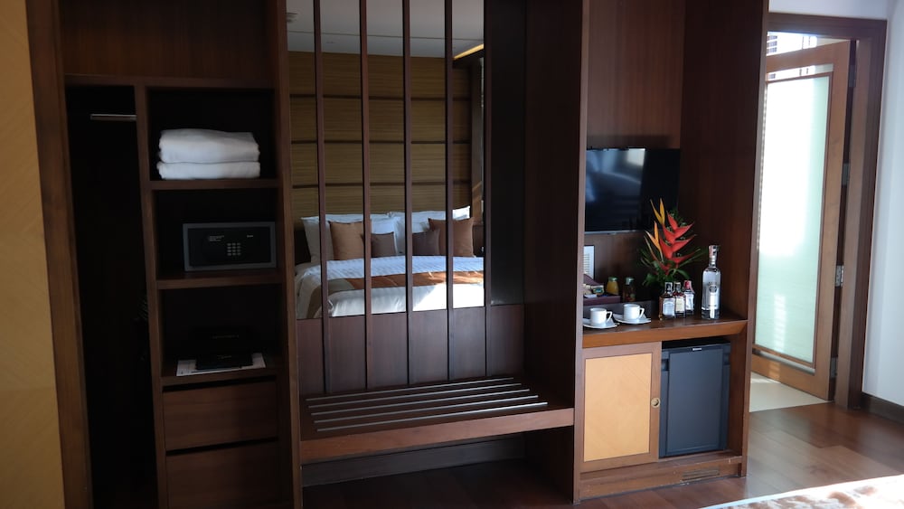 Classic Room, 1 King Bed - Photo 2