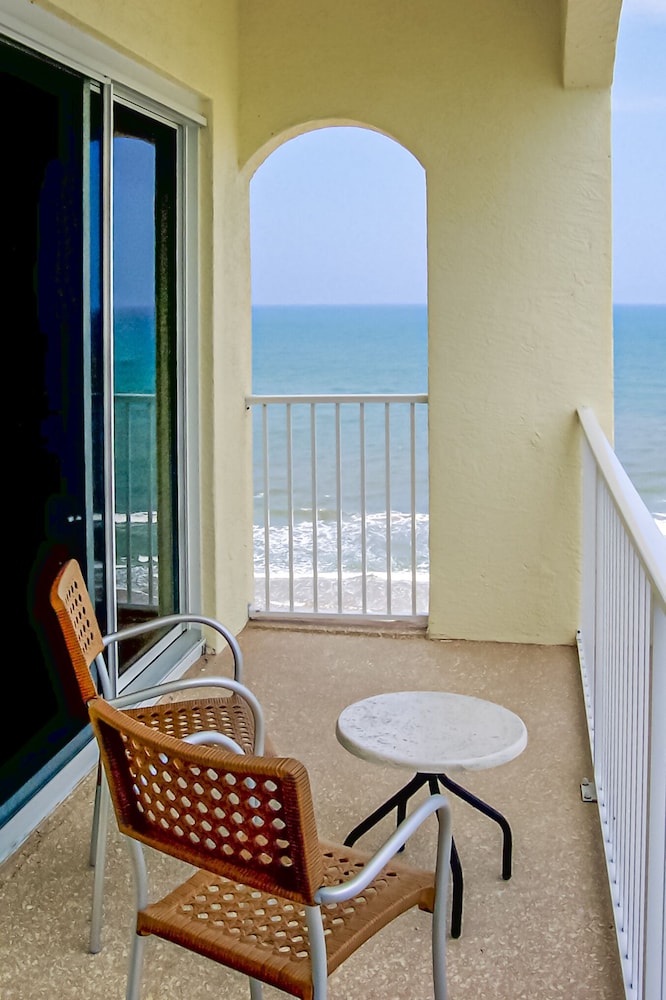 1 Bedroom Queen Suite with Sofabed - Photo 7