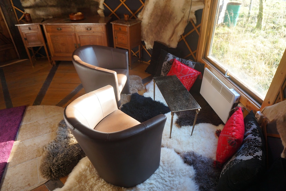 Private yurt photo 2
