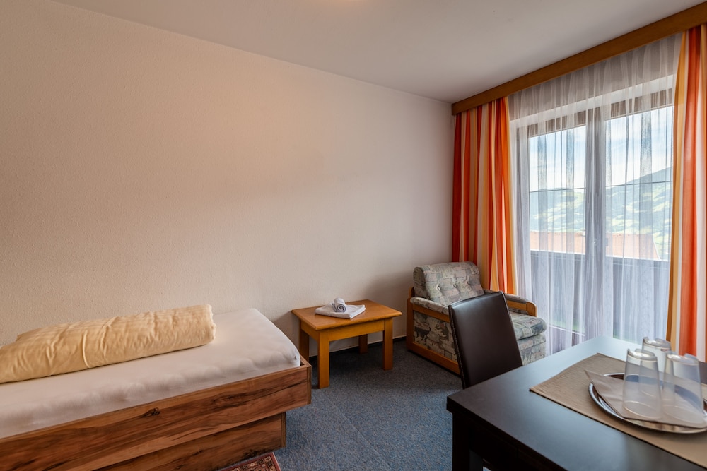 Double Room, Balcony, Annex Building (Gästehaus Laimböck) photo 3