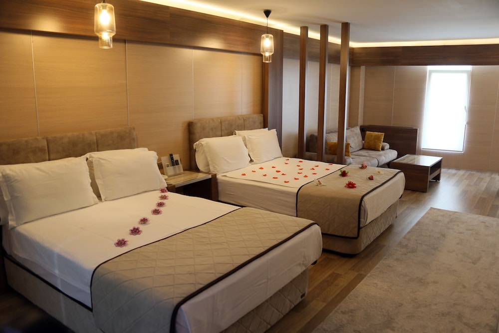 Deluxe Suite photo 3
