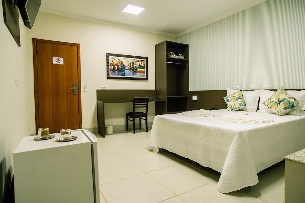 Superior Suite, 1 Queen Bed, Non Smoking photo 1