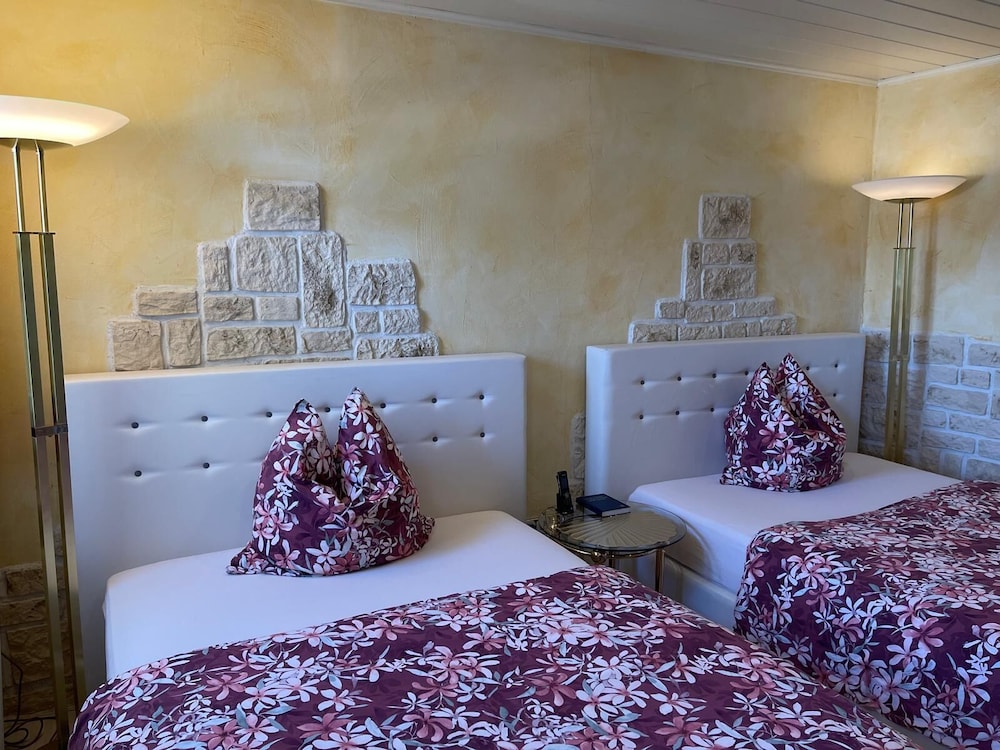 Deluxe Double or Twin Room photo 1