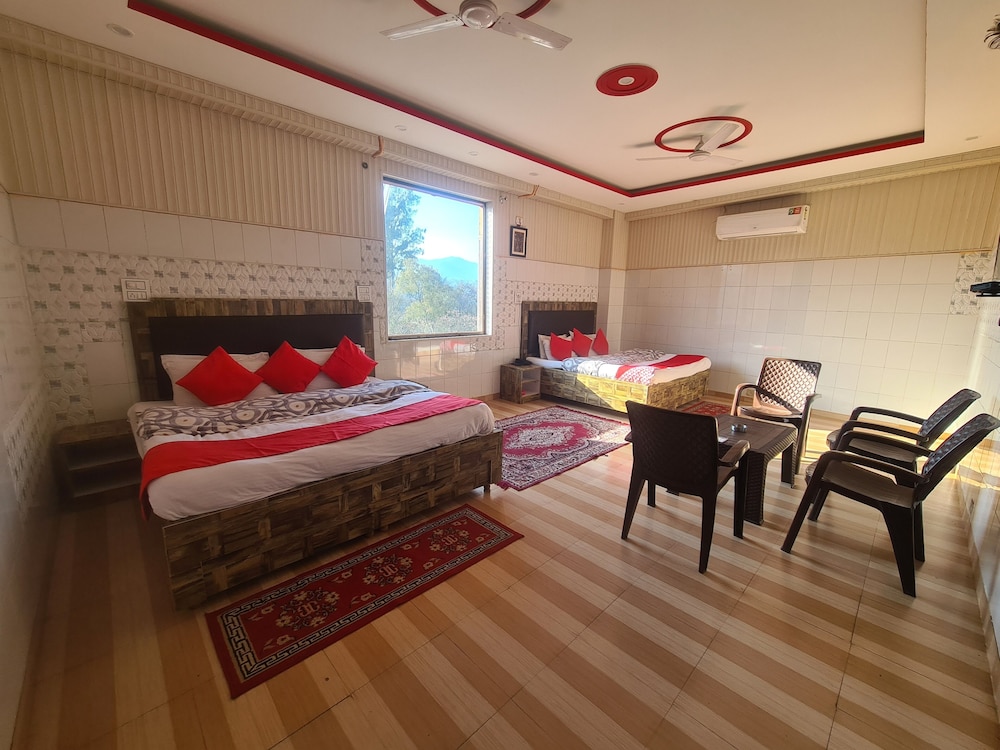 Deluxe Quadruple Room, Multiple Beds, Non Smoking photo 3