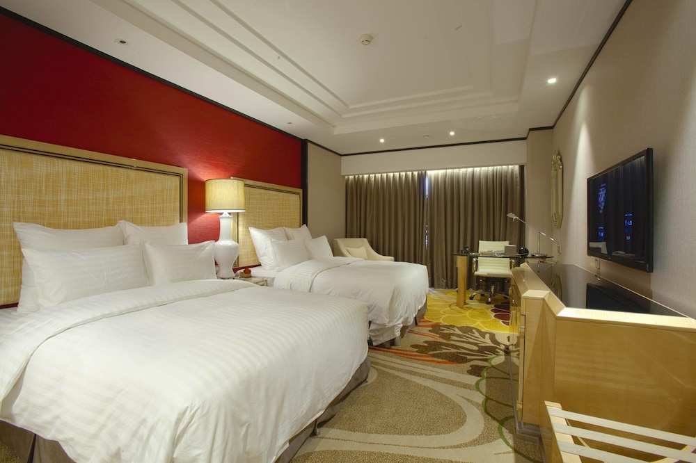 Deluxe Room, 2 Twin Beds photo 2