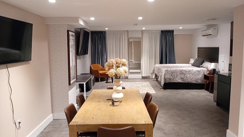 Deluxe Studio Suite photo 1