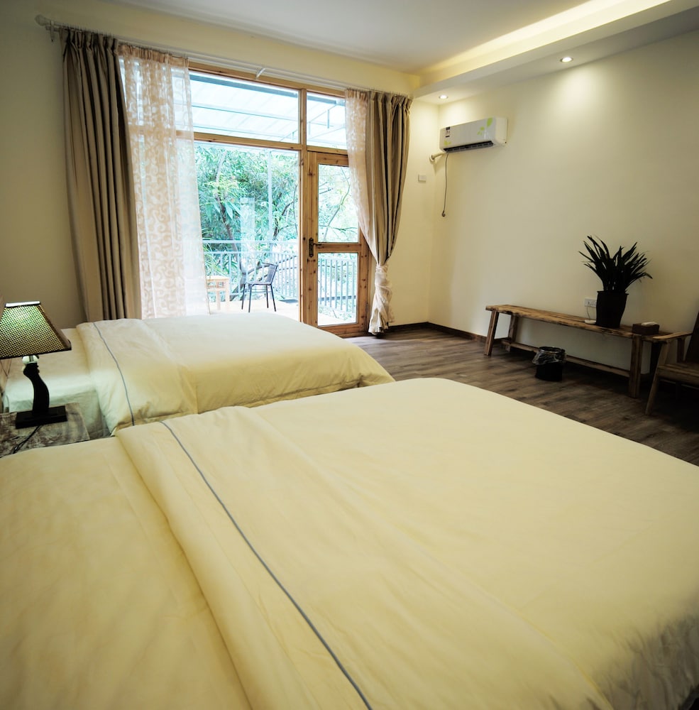 Deluxe Twin Room With Mountain View photo 1