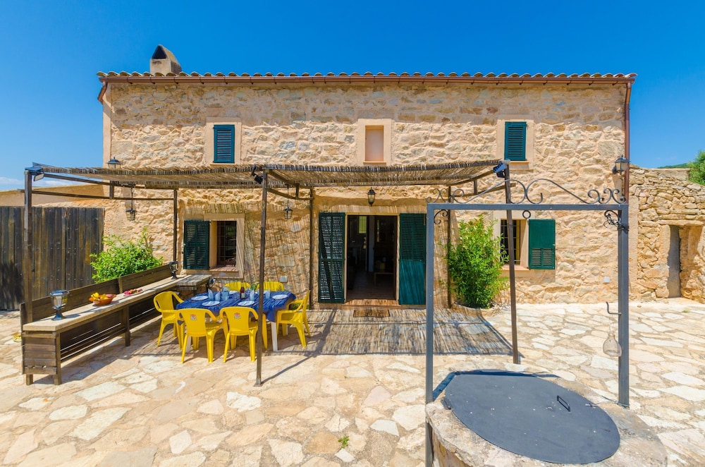 Villa photo 2
