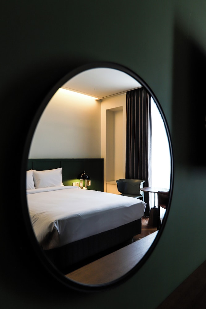 Premier Double Room - Photo 8