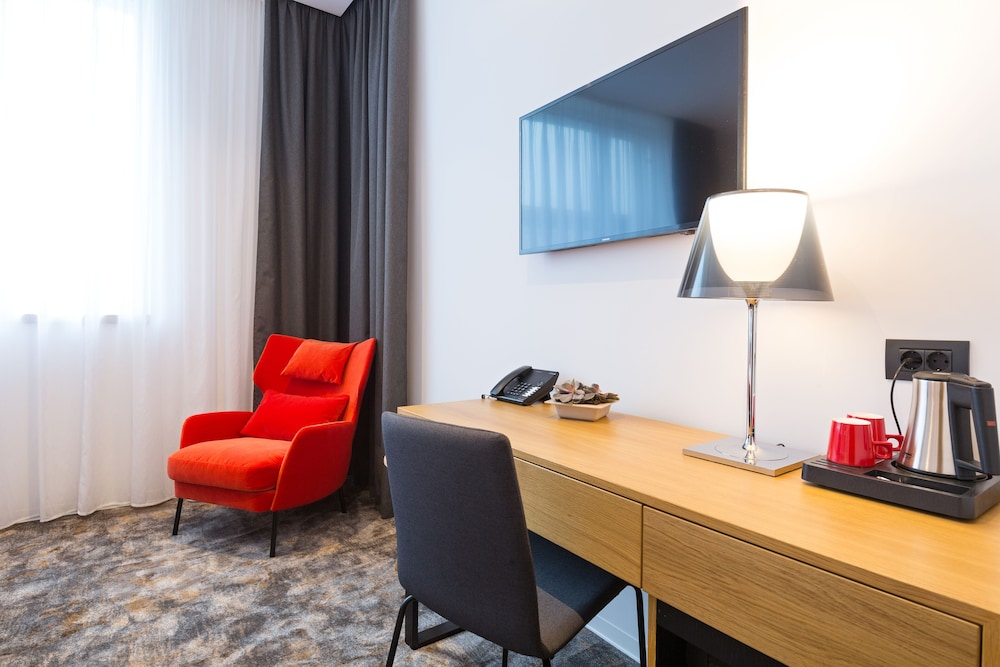 Superior Double or Twin Room, City View - Photo 11