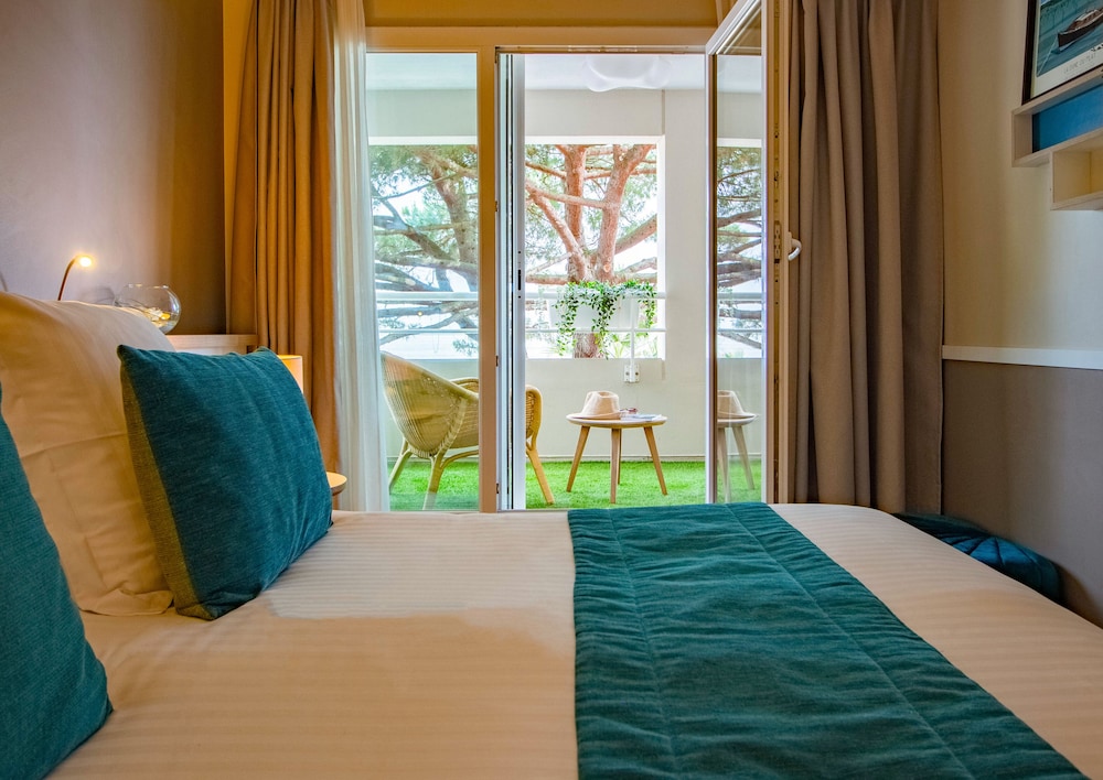 Deluxe Double Room - Photo 2