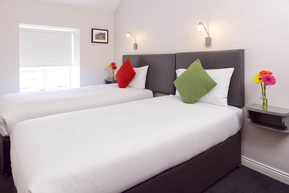 Standard Twin Room, Private Bathroom