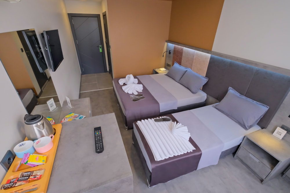 Deluxe Triple Room, Non Smoking photo 1