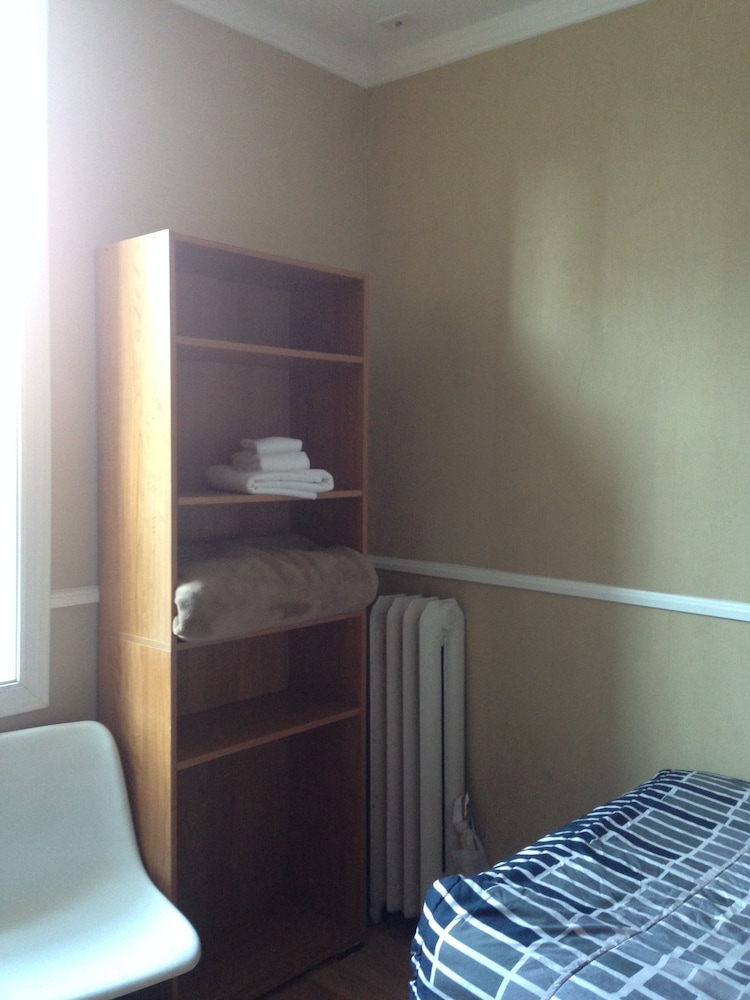 Single Room, 1 Twin Bed, Shared Bathroom