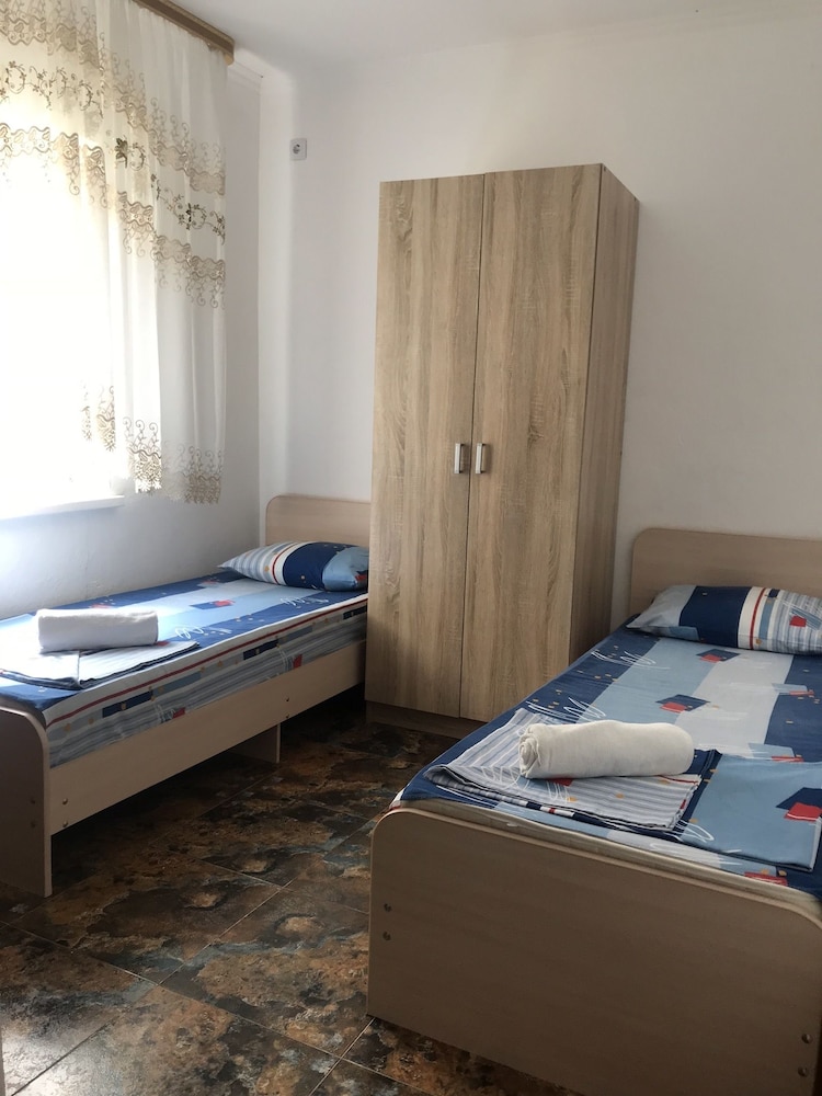 Economy Room, Partial Sea View photo 3