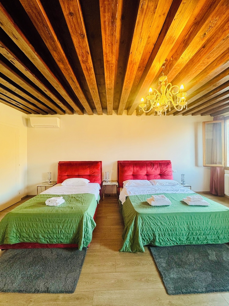 Basic Quadruple Room photo 1