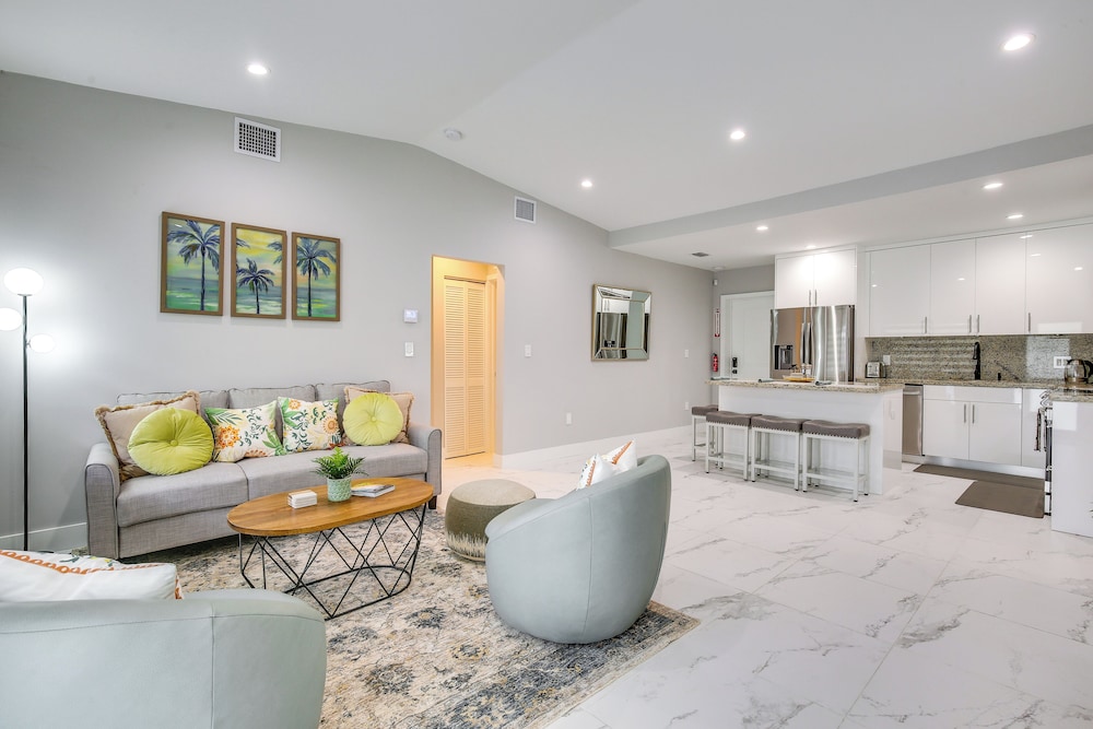 House (4 Bedrooms)