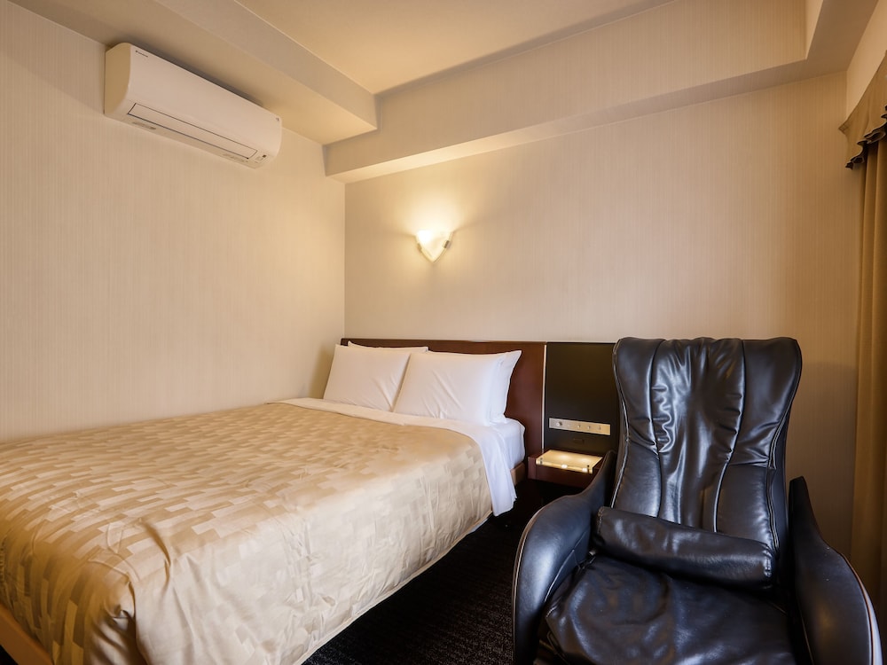 Premium Room Smoking (Airweave mattress, Smart TV) - Photo 3