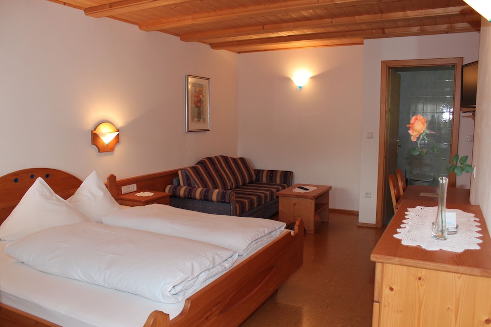 Family Double Room, Bathtub, Valley View