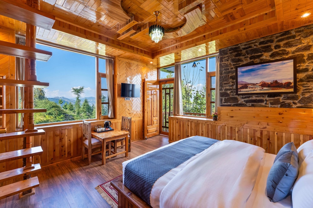 Family Room, Balcony, Mountain View photo 1