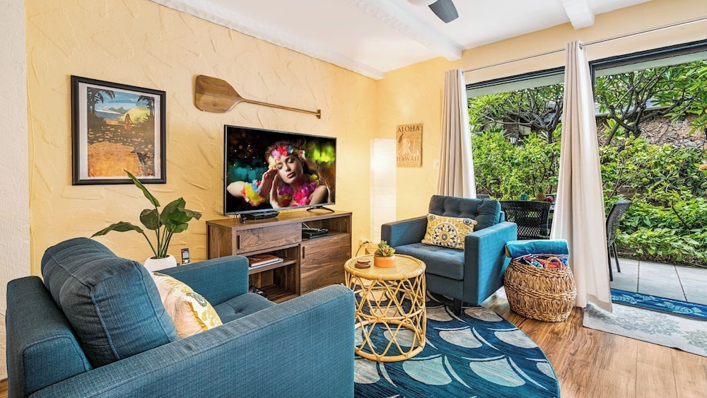 Condo, 1 King Bed with Sofa bed, Lanai, Garden View (Casa de Emdeko 116)