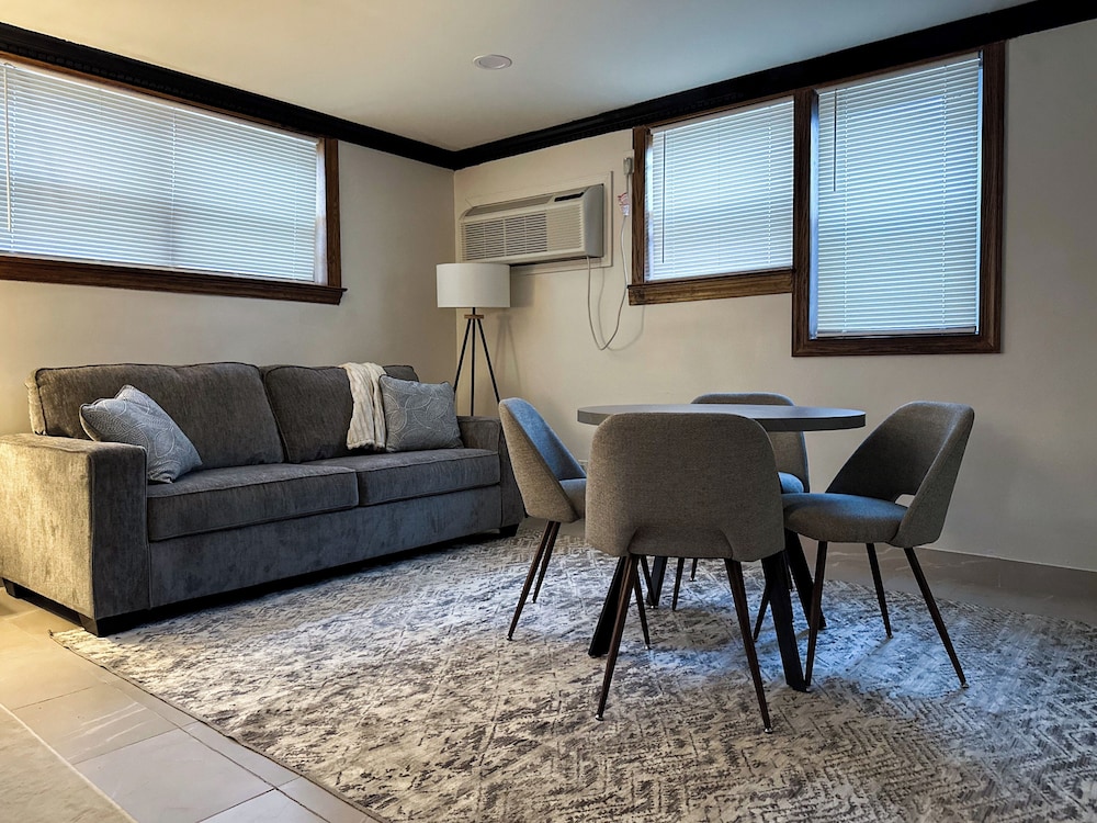 DTW Suites, Photo 8