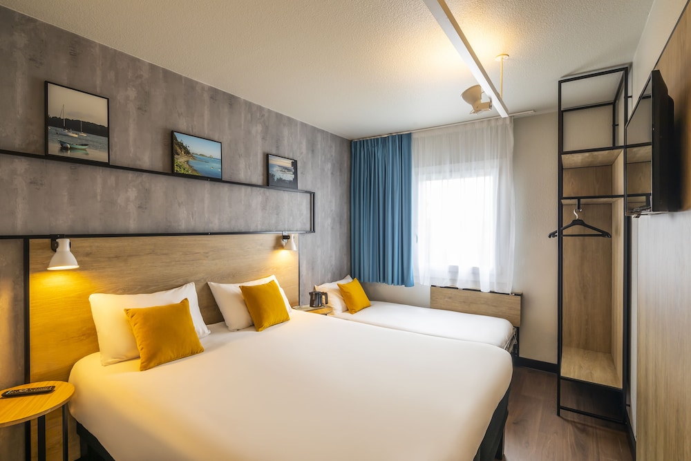 Double Room, Multiple Beds photo 1